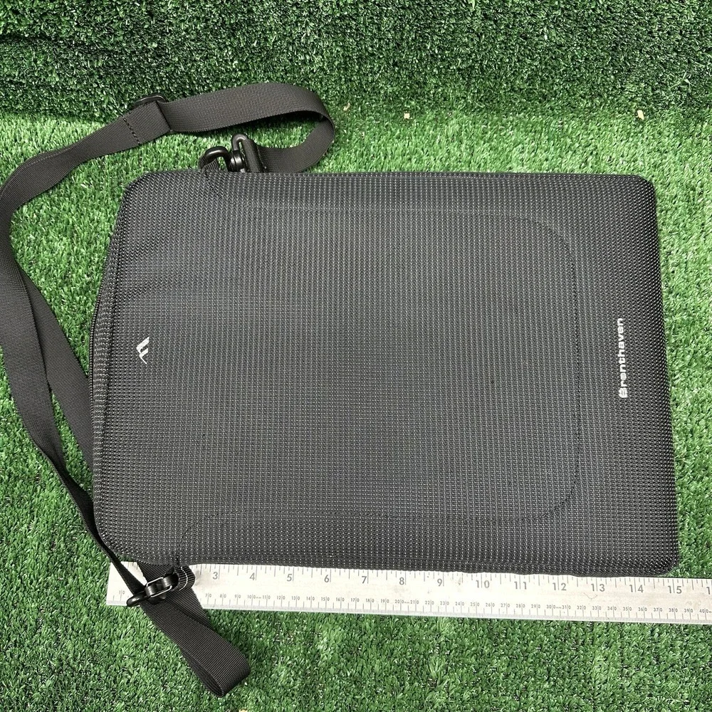 Brenthaven Vertical Messenger Black Cortex Laptop Computer Bag Fits Up to 13